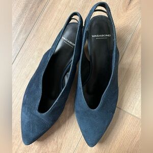 SOLD Vagabond suede navy kitten heels sling back shoes size 7